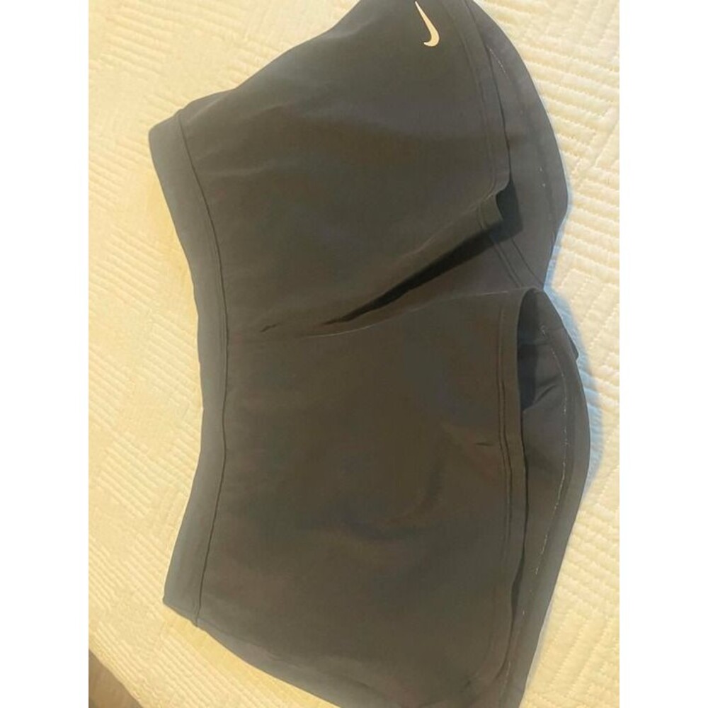 Ladies Nike Athletic Shorts Size Medium